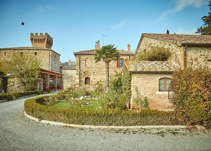 Villa Castello di Spedaletto da Laura Pienza